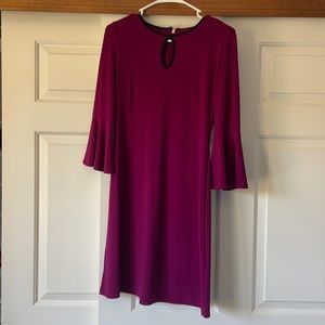 Peplum sleeve dress w key hole neckline